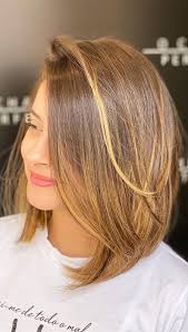 It comes in a wide range of options, from golden blonde with a touch of red to the opposite end of the spectrum—shimmering, golden red. 55 Spring Hair Color Ideas Styles For 2021 Warm Honey Blonde Highlights