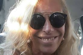Cristiana ciacci, figlia di antonio ciacci (little tony) e di giuliana brugnoli, oggi madre di cinque bellissimi figlioli, coltiva la passione per la danza fin da piccola quando, mossa da una innata propensione per lo spettacolo, e dal clima effervescente che respira entro le mura domestiche, comincia a frequentare una scuola di danza classica. Chi E Cristiana Sinagra Ex Compagna Di Diego Armando Maradona