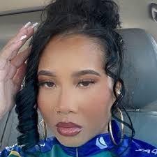 bri lewis (@bri_lewis_)