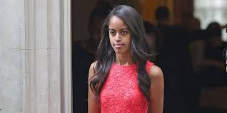 Malia obama & boyfriend show pda on london vacation! Who Is Malia Obama Dating Malia Obama Boyfriend Husband