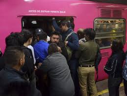 Se trata de la mayor tragedia en ebrard asegura que se pondrá a disposición de las autoridades. Usuarios Reportan Retrasos En La Linea 1 Y 7 Del Metro