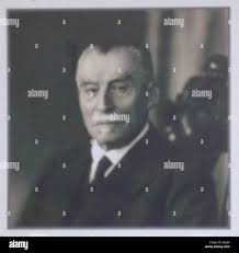 Wiser hi-res stock photography and images