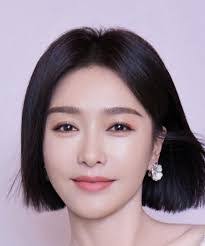 Ching Lan's Instagram, Twitter & Facebook