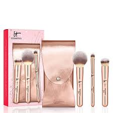 Verpacke das schminkpinsel set erst wieder, wenn du sicher bist, dass die pinsel vollständig getrocknet sind. Celebrate Your Heavenly Luxe On The Go Pinsel Set It Cosmetics