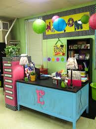 So Cute This Class Room Makes Me Want To Be A Teacher Classroom Decor Teacher Desk Teacher Desk Organization