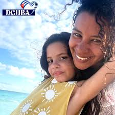 Roberto Romero y Ary Fonseca comparten esta foto . Dos grandes actores que  interpretan muy bien sus roles en la novela Renacer . Felicitaciones y  bendiciones