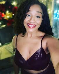 Nina Queen's Instagram, Twitter & Facebook