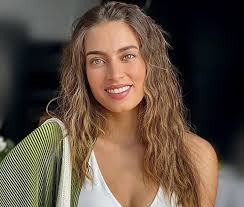 Laura Archbold in Bathing Suit Enjoys "Beach Bliss" — Celebwell