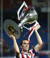 12 years later, johan cruyff was the first player to join a club in la liga for a record fee of £922,000 (£11.2 million in 2019), when he moved from ajax to. Atletico Madrid Presented With La Liga Trophy 105 Days After Winning It As They Beat Eibar Daily Mail Online