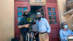 Νέα έρευνα δείχνει ότι το 40% των τροφίμων καταλήγει στα σκουπίδια, με πάνω από τις μισές ποσότητες να πετιούνται στην παραγωγή, πολύ πριν φτάσουν στο καλάθι του καταναλωτή. Nea Seira Ths Ert Me Thn Eggonh Ths Tzenhs Karezh