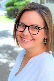 Laura Altomare's Instagram, Twitter & Facebook