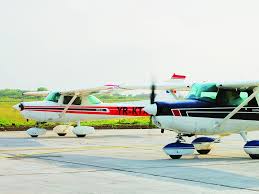 Şcoala superioară de aviaţie civilă, sector 1, bucureşti. Vrei Sa Te Faci Pilot Cat Costa Si Unde Poti Sa Faci Cursuri De Pilotaj In Romania