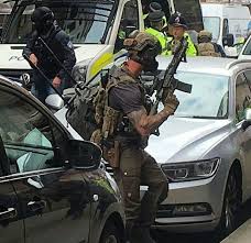 British Sas Opetator On The Street Special Air Service Sas Special Forces Special Forces Gear