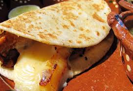 La quesadilla en la Ciudad de México y su controversial contenido - FrojiMX