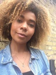 Amanda Maxwell's Instagram, Twitter & Facebook