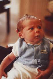 Mark James Hedderwick and Fernando Gaspar Ferdie in discussion, old friends  from school days Mark living in PE and Ferdie back and forth between East  London and Portugal