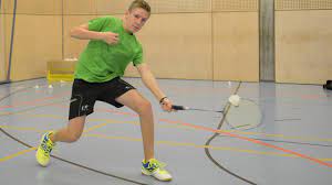 You can expect to spend between $18 and $250. Badminton Youtube