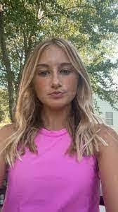 Kayla Teeter's Instagram, Twitter & Facebook