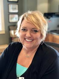 EMPLOYEE SPOTLIGHT: Meet Lori, Receptionist at Trail Ridge! Lori has been  with us since October, and is a great addition to our community. She is a  Sioux Falls native, who lived in