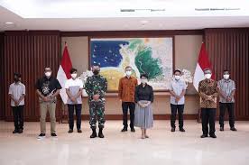 Melaksanakan tugas presiden mahasiswa dalam mengorganisir dan mengkoordinir kegiatan operasional divisi hubungan keorganisasian dan alumni. Kementerian Luar Negara Malaysia File Putrajaya Malaysia Ministry Of Foreign Affairs 05 Jpg Wikimedia Commons Layanan Akses Keterbukaan Informasi Kementerian Luar Negeri Bagi Publik Dalam Penyelenggaraan Negara Yang Transparan Dan Akuntabel