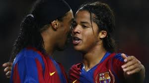 His father, brazilian player zizinho, starred in mexico during the 1980s and his brother, jonathan, is a professional player and has been giovani's teammate with. On The Spot Giovani Dos Santos The Center Circle A Soccerpro Soccer Fan Blog