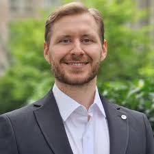 Rob Abbott's Instagram, Twitter & Facebook