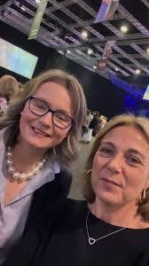 Danielle Pringle's Instagram, Twitter & Facebook