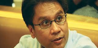 Robredo reluctantto accept VP offer