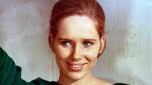 Anna Ullmann's Instagram, Twitter & Facebook