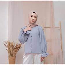 Model baju wanita terbaru dan tren mode di dunia fashion semakin semarak dengan inovasi dari para desainer dan produsen busana. 10 Rekomendasi Model Baju Wanita Terbaru 2020 Saatnya Nambah Koleksi Nih