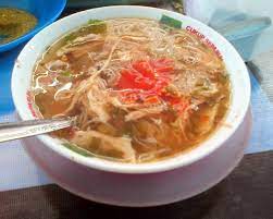 Seperti makanan khas indonesia lainnya, mie sop medan juga memiliki cita rasa yang cukup unik yaitu perpaduan gurih dan enak di lidah. Mie Sop Gurilla Di Medan Garnesia Com