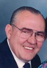 Robert Estell's Instagram, Twitter & Facebook