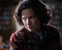 Who plays Dr. Georgia Stanton in The Midnight Club?