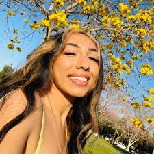 Yajaira Diaz's Instagram, Twitter & Facebook