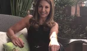 Amparo grisales se ha convertido en una de las celebridades más famosas de la farándula colombiana, gracias a la extensa trayectoria que lleva en este post, grisales utilizó fuertes palabras para referirse a estas personas y dejar en claro su carácter. Amparo Grisales Se Burla De Su Edad Y Muestra Su Ex De Hace Mil Anos La Fm