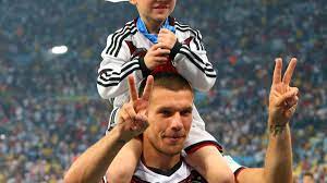 Lukas podolski wird juror beim su. Lukas Podolski Verargert Uber Kinder Scouting Fussball