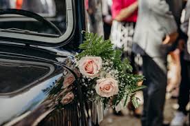 A partir de 29 € la composition ! Deco Et Fleur De Voiture De Mariage La Decoration D Elisabeth Delsol