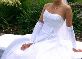 Grundsätzlich unterscheidet man zwischen zwei größen bei einem hochzeitskleid: Miss Kelly Brautkleid Hochzeitskleid M Schleppe Reifrock Gr 34 Kleiderkorb De
