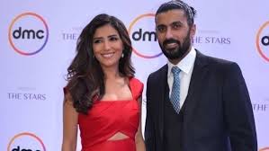 مي أظهرت وجه ابنتها في الصورة، رغم رفضها السابق نشر أي صور واضحة لابنتها الكبرى (تالا). Ø¨Ø¹Ø¯ ØªØµØ¯Ø± ØªØ±ÙŠÙ†Ø¯ Ø¬ÙˆØ¬Ù„ Ø£Ø¬Ø±Ø£ 10 Ø¥Ø·Ù„Ø§Ù„Ø§Øª Ù„Ù€ Ù…ÙŠ Ø¹Ù…Ø± Ø¨Ø±ÙÙ‚Ø© Ø²ÙˆØ¬Ù‡Ø§
