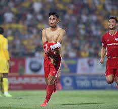 Anh từng đạo diễn nhiều vở thành công vang dội có thể kể đến: Tiá»n Vá»‡ VÅ© Minh Tuáº¥n Má»—i Ban Tháº¯ng Láº¡i Gá»­i Len Trá»i Cao Bao Gia Lai Ä'iá»‡n Tá»­ Tin Nhanh Chinh Xac