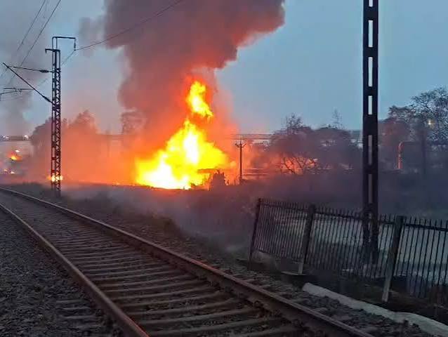 At Least 30 Injured After Massive Fire Erupts At Haldia Petrochemicals Plant, Train Services Suspended | India News - News18