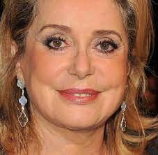 Jun 03, 2021 · l'ex casa dell'iconica attrice francese catherine deneuve è diventata un hotel di lusso e ha riaperto le porte ai turisti curiosi della sua storia. Kino Catherine Deneuve Ein Leben Fur Den Film Bilder Fotos Welt