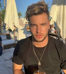 Pin De Bia Mixer Em Chris Hughes