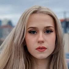 Brittney May's Instagram, Twitter & Facebook