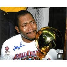 Autographed OTTO MOORE 8X10 Detroit Pistons Photo