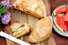 Mach sie es sich also bequem und schauen sie sich hier ein wenig um. Gefulltes Picknickbrot Praktisch Lecker