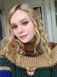 Mostly glossier brown smokey eye look : r/glossier