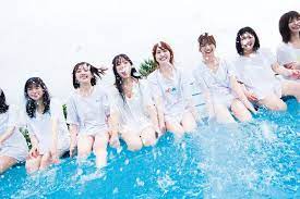日向坂46 プールではしゃぐ写真集先行カット解禁 小坂菜緒 齊藤京子 加藤史帆