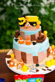 Un Anniversaire En Chantier Dailykids Anniversaire Gateau Anniversaire Idee Anniversaire