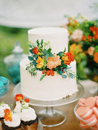 Luckily, these are kind of woody, so they're going in for me really easily, and you want to put fresh flowers into your cake as close to the wedding as. Simple 2 Tier Wedding Cake With Fresh Flowers Addicfashion